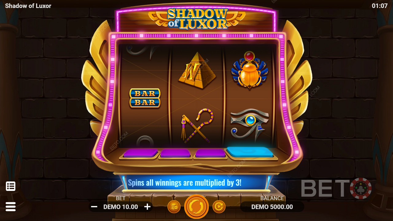 Трехбарабанный игровой автомат с классическими и тематическими символами в Shadow of Luxor